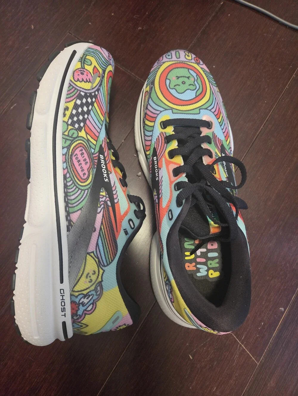 Womens Brooks X Wednesday Holmes Ghost 15 Size 8.5.